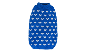 Pies w niebieskim swetrze z białymi sercami, lekki i wygodny do noszenia przez zwierzęta.